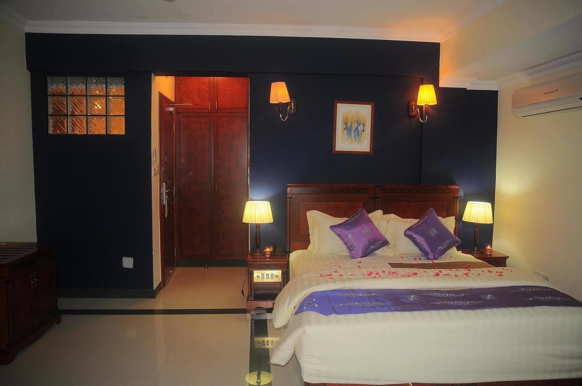 Hotel Nikko Towers Dar es Salaam Exteriör bild